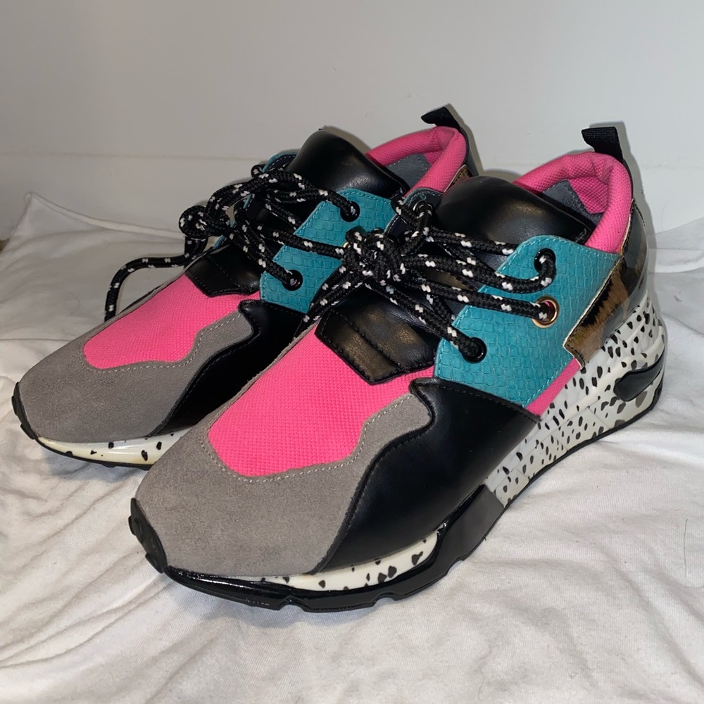 Steve Madden cliff sneakers, pink, blue, grey. Size 8.5